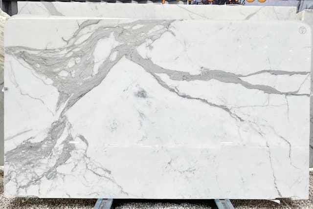 Calacatta Carrara Italian marble — White, Carrara, Tuscany, Italy